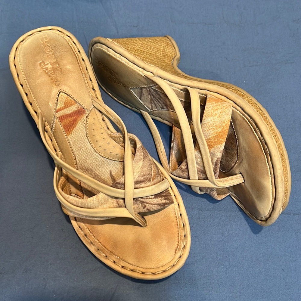 Women’s Beige Strappy Sandal with Patterned Fabric Item #1924